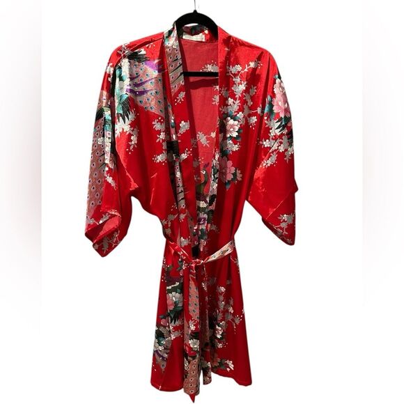 Kimono Red satiny floral robe with sash Size Small to Medium - Picture 1 of 5